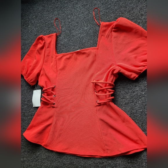 Cute blouse - Picture 2 of 4